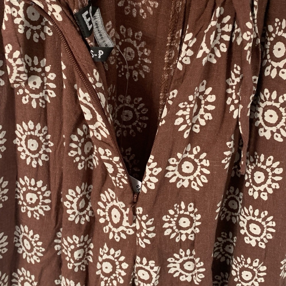 New Urban Outfitters Sleeveless Jumpsuit Small Brown Wide Leg NWT *Small Flaw* - Picture 16 of 16